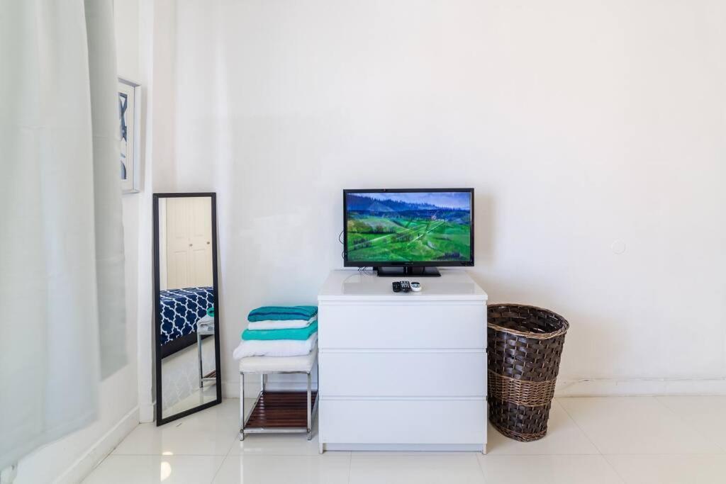 2 Bedroom On The Beach ! Miami Beach Exterior foto